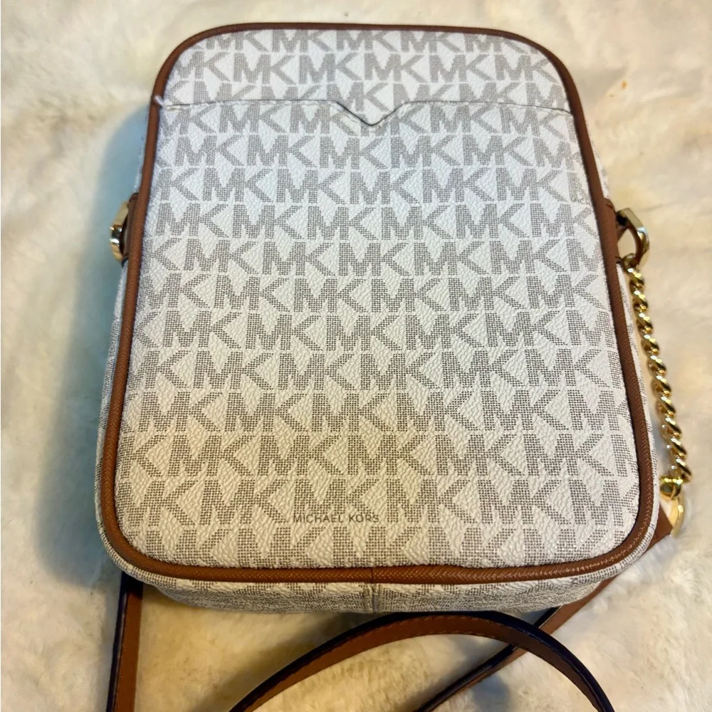 Michael Kors White and Brown Monogram Bag with Gold Accents - Picture 4 of 7